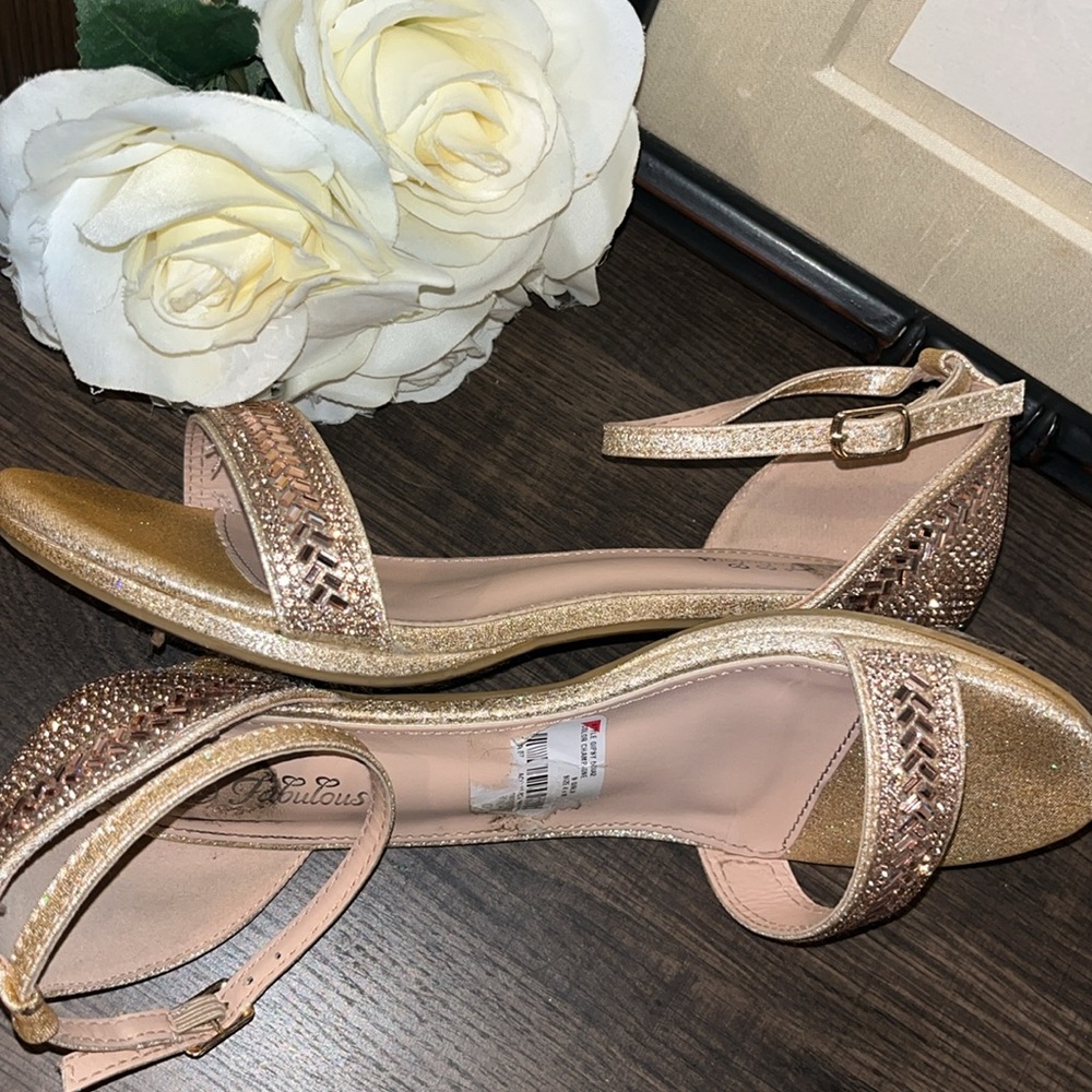FABULOUS Youth Girls Dress Pump w Ankle Straps Rose Gold EUC sz Big Kids 4 EUC - Picture 8 of 11